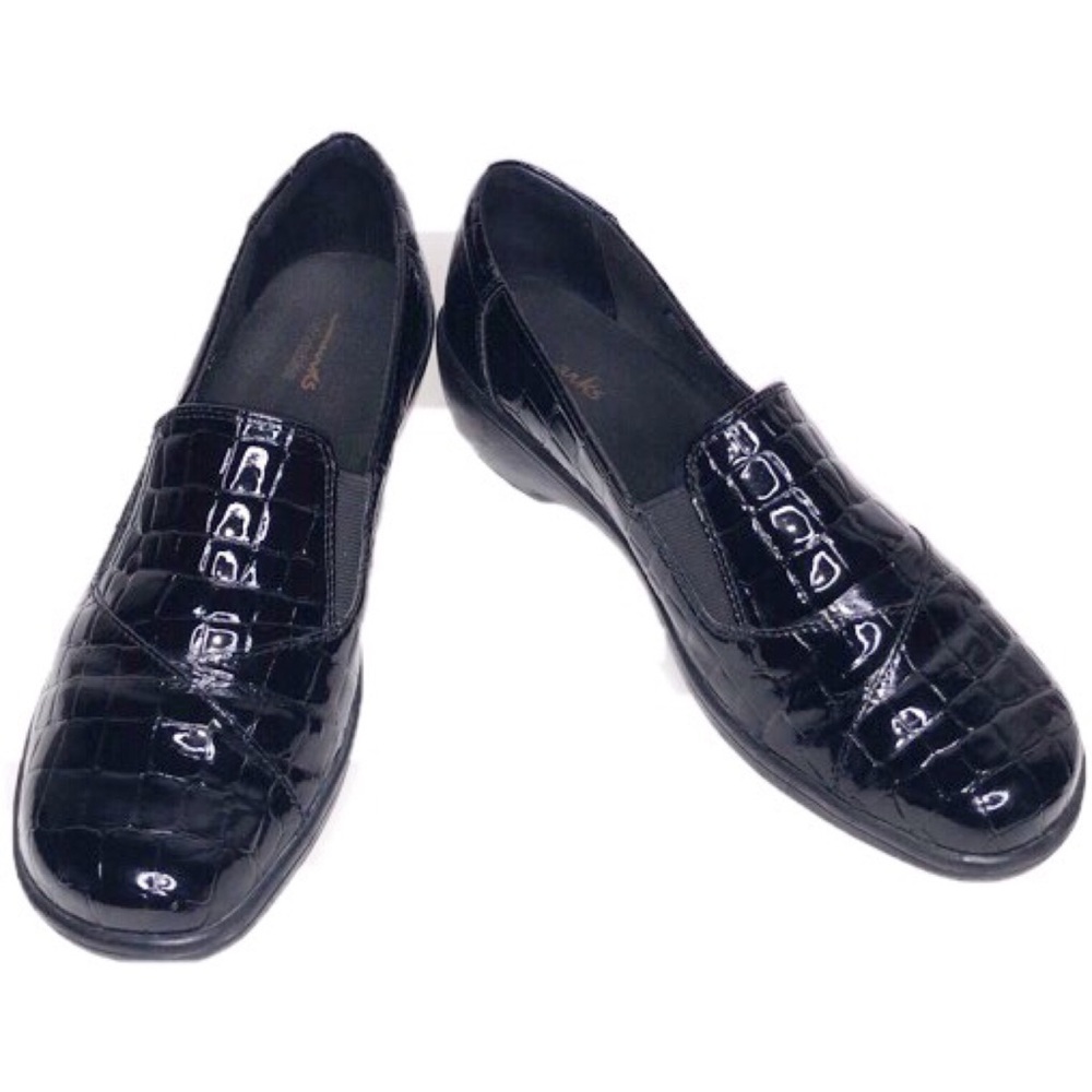 Clark’s Bendable Black Patent Leather Loaf…